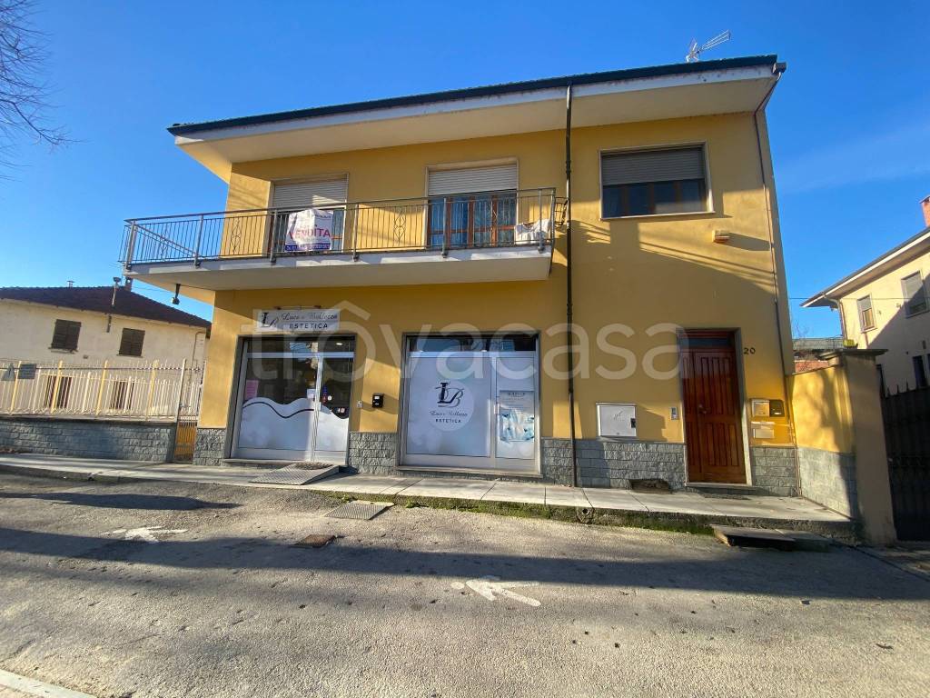 Casa Indipendente in vendita a Carmagnola viale Eloisia Barbaroux, 20