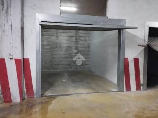 Garage in vendita ad avellino corso v. emanuele