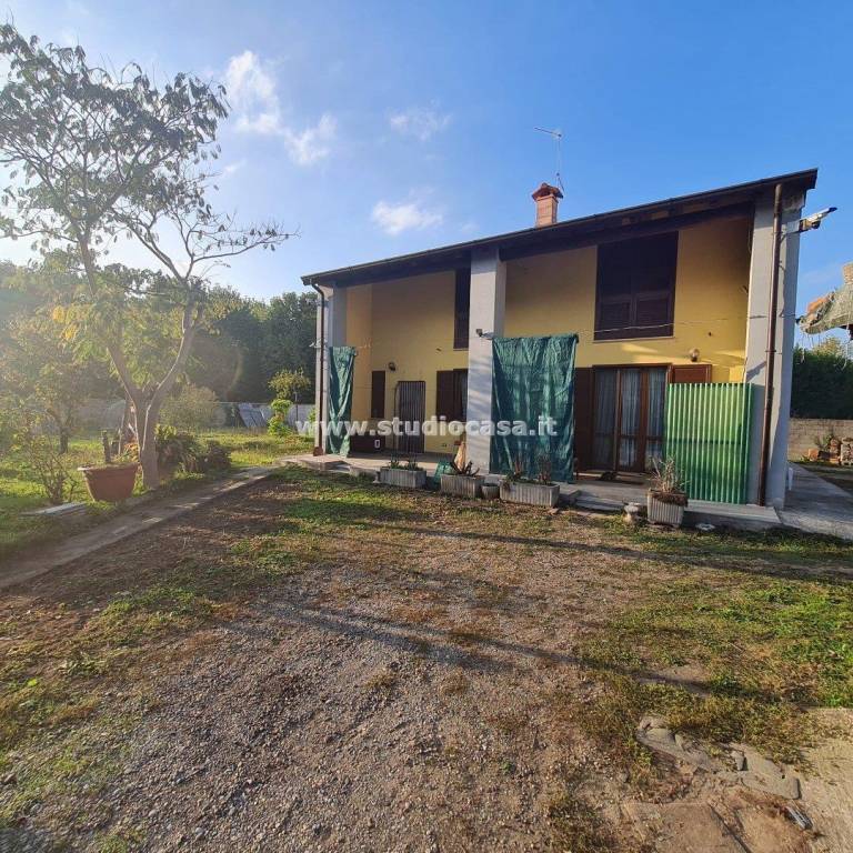 Casa Indipendente in vendita a Casale Cremasco-Vidolasco