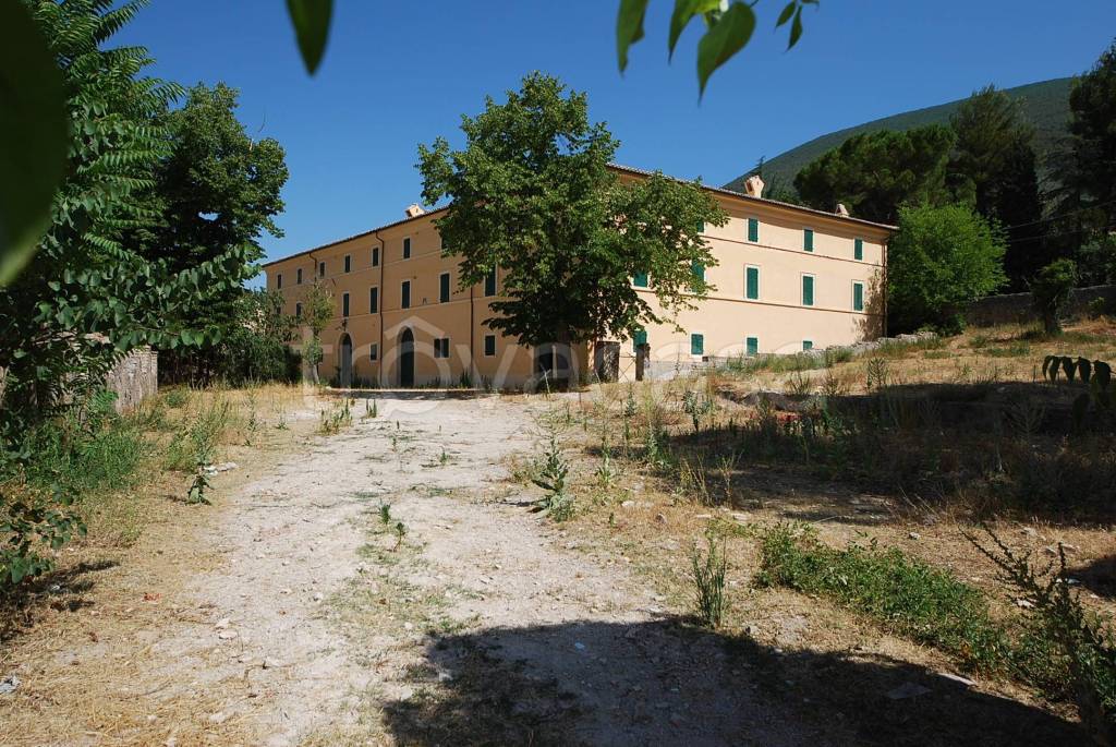 Villa Bifamiliare in vendita a Campello sul Clitunno via Filippo da Campello