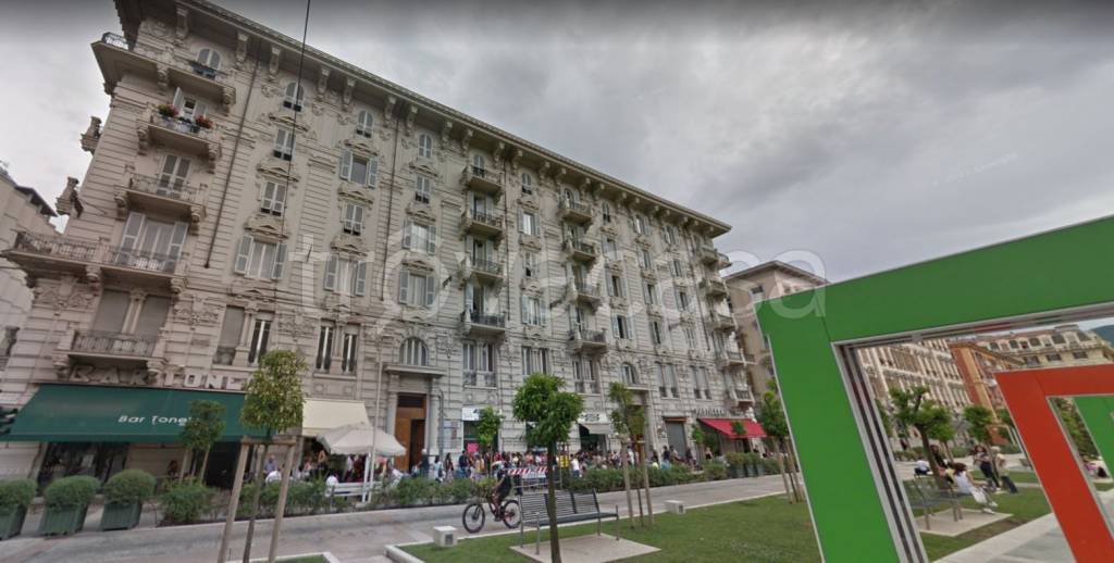 Intero Stabile in affitto a La Spezia piazza Giuseppe Verdi