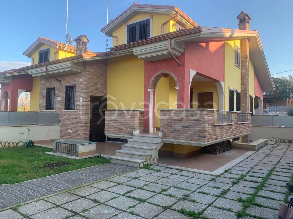 Villa Bifamiliare in vendita a Guidonia Montecelio via Tiziano Vecellio, 33