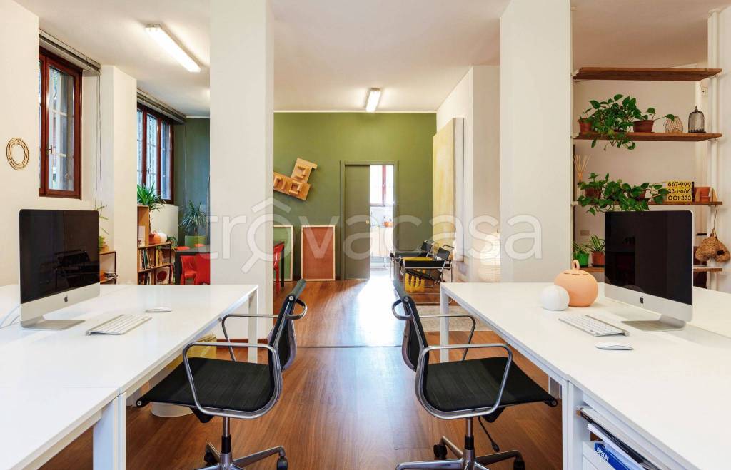 Ufficio in in affitto da privato a Milano via Lorenteggio, 41