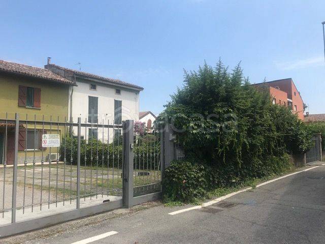 Casa Indipendente in vendita a Cavenago d'Adda via Mattei, 2