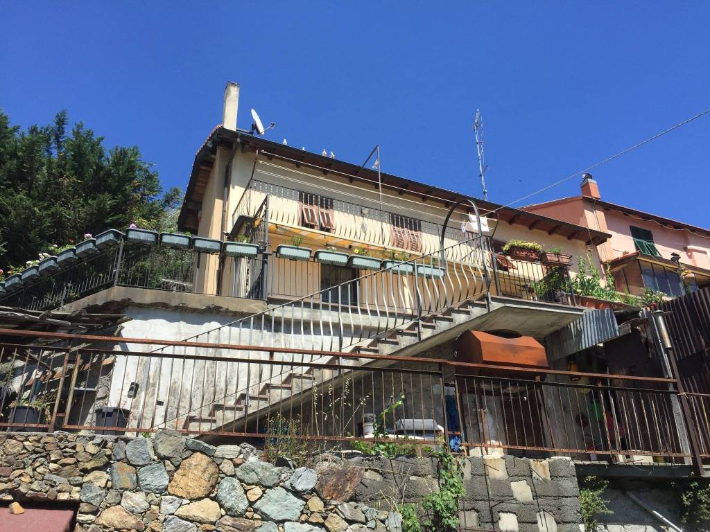Villa in vendita a Quiliano via Tecci