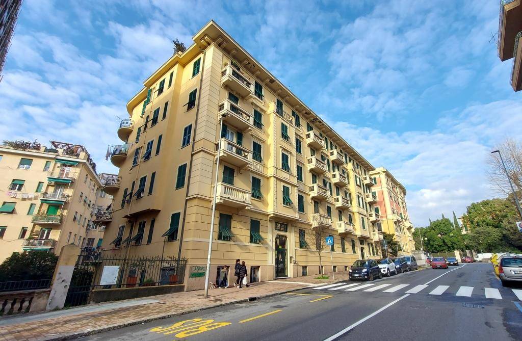 Appartamento in vendita a Genova via Monte Zovetto