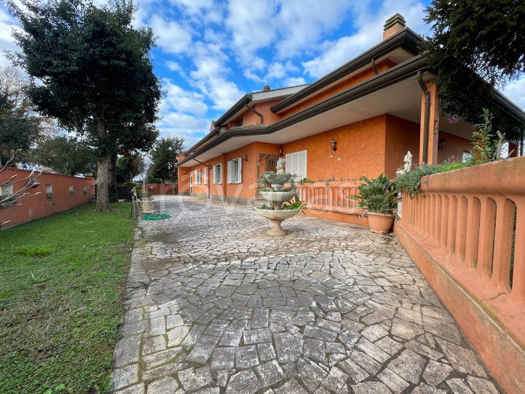 Villa in vendita ad Anzio via Pitagora