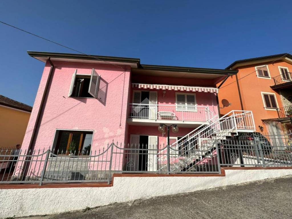 Casa Indipendente in vendita a Castelnuovo Magra via olmarello, 55