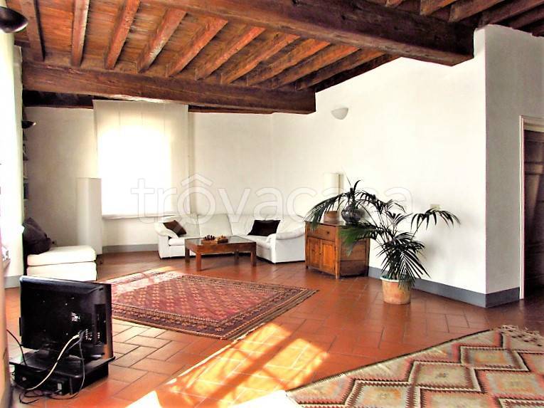Appartamento in vendita a Lucca via Santa Croce