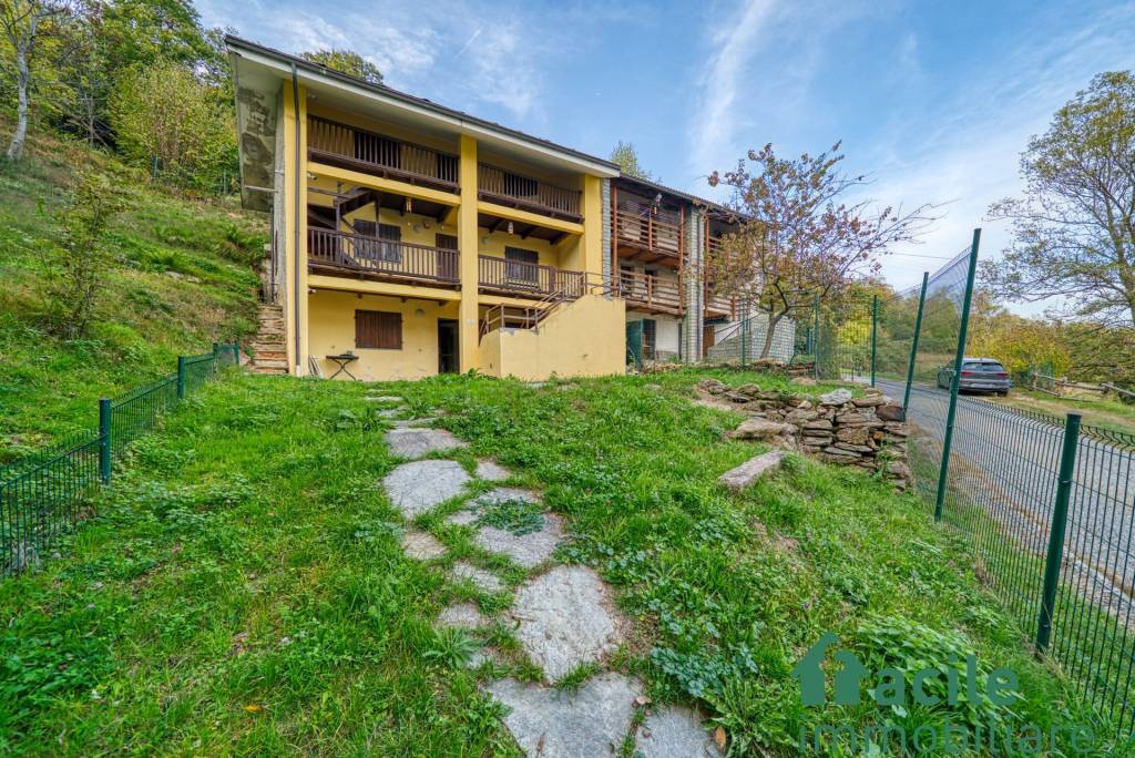 Villa a Schiera in vendita a Chiesanuova via Strole, 48, 10080 Chiesanuova to, Italia