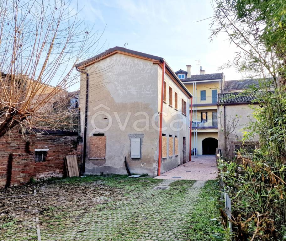 Casa Indipendente in vendita a Este via giuseppe garibaldi