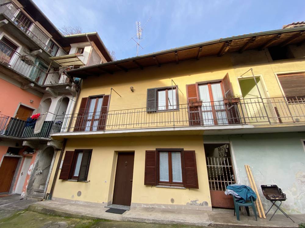 Appartamento in vendita a Massino Visconti via Umberto I