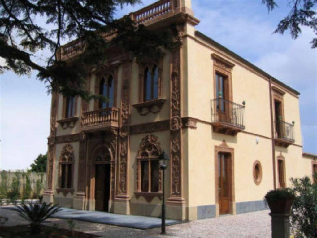 Villa in vendita a Caltagirone via Sebastiano Foti