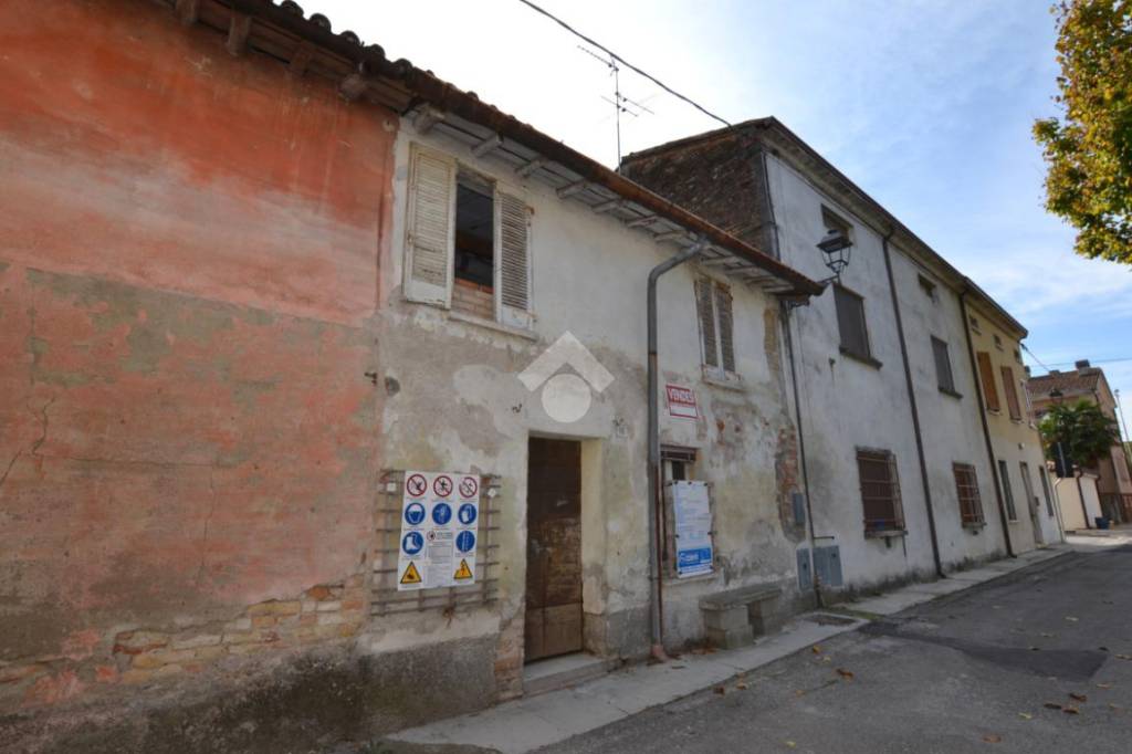 Casa Indipendente in vendita a Mariana Mantovana piazza Castello, 16