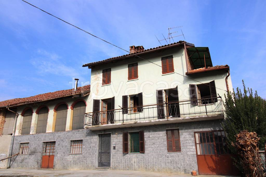 Casa Indipendente in vendita a San Damiano d'Asti frazione Gorzano, 159