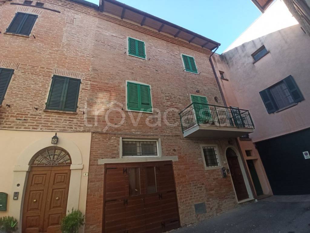 Casa Indipendente in vendita a Castiglione del Lago via Roma