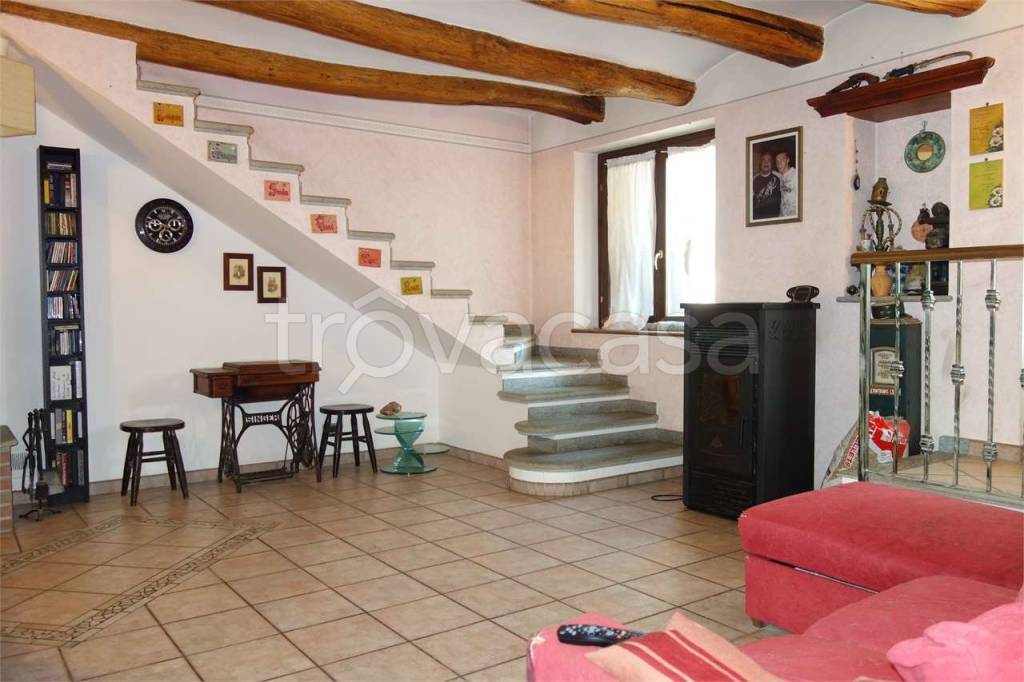Villa in vendita a Osasio frazione Borgonuovo, 1