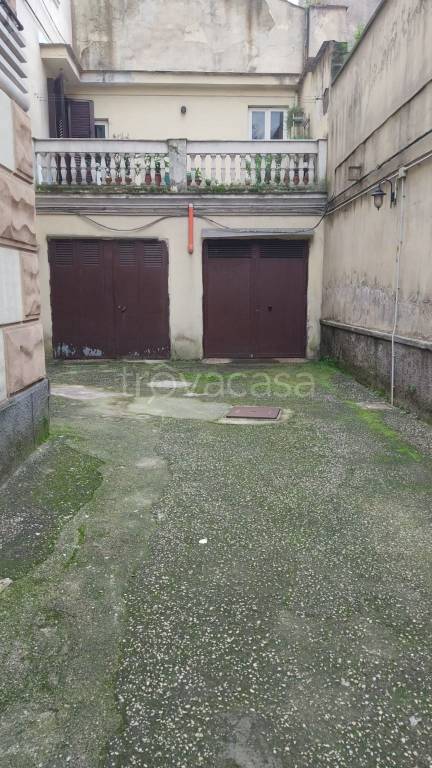 Garage in vendita a Napoli via Santa Maria ai Monti