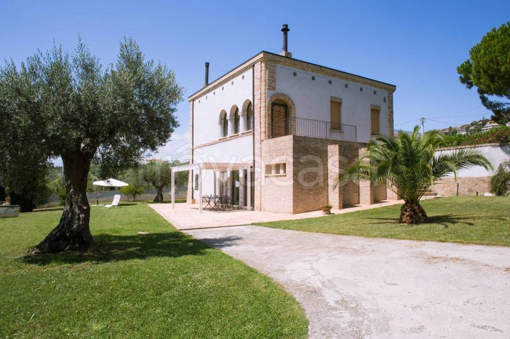 Villa in in vendita da privato a Città Sant'Angelo via Vincenzo Ranalli, 10