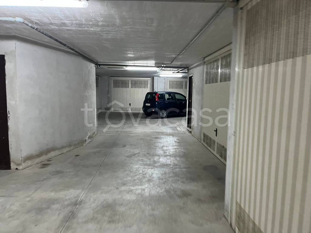 Garage in vendita a Giugliano in Campania via San Nullo, 180