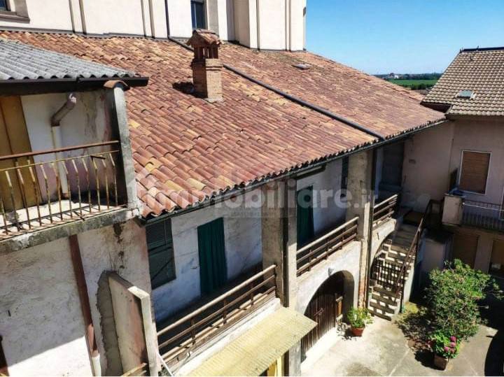 Casa Indipendente in vendita a Chignolo d'Isola piazza Papa Giovanni xxiii, 12