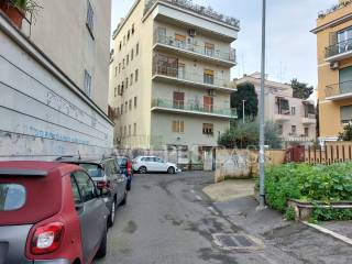 Garage in vendita a roma via dei prati della farnesina