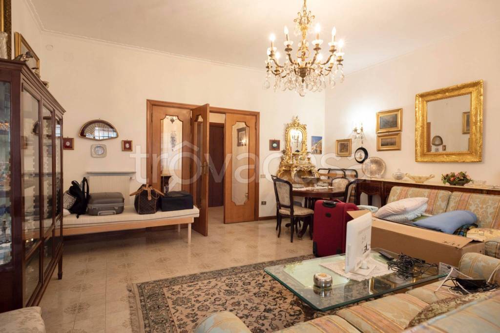 Appartamento in vendita a Napoli via Camillo De Nardis