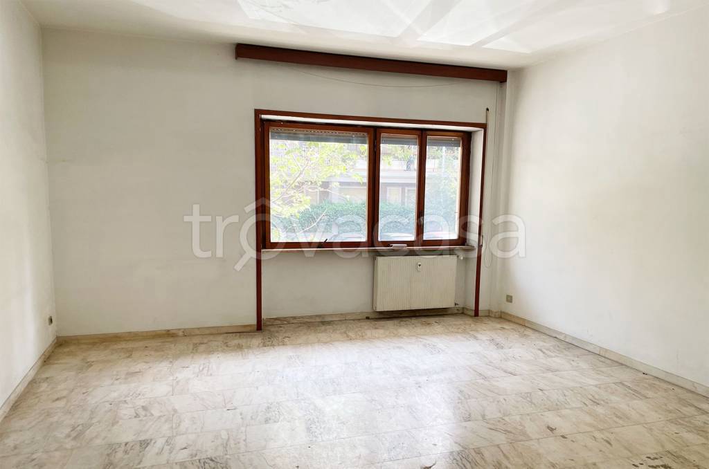 Appartamento in vendita a Roma via Ignazio Guidi, 44