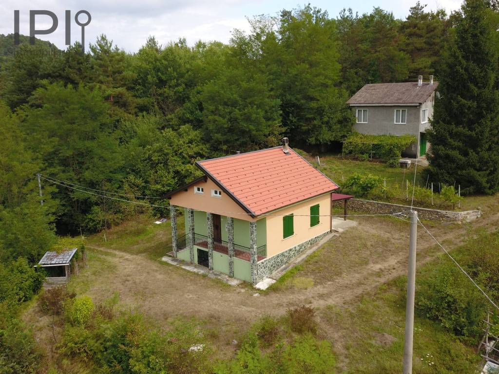 Casa Indipendente in vendita a Pareto località campazzi, 1