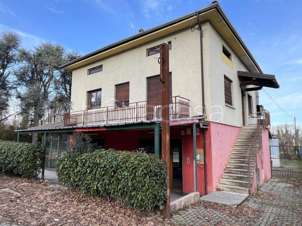 Villa Bifamiliare in vendita a Borgo Ticino via Sempione