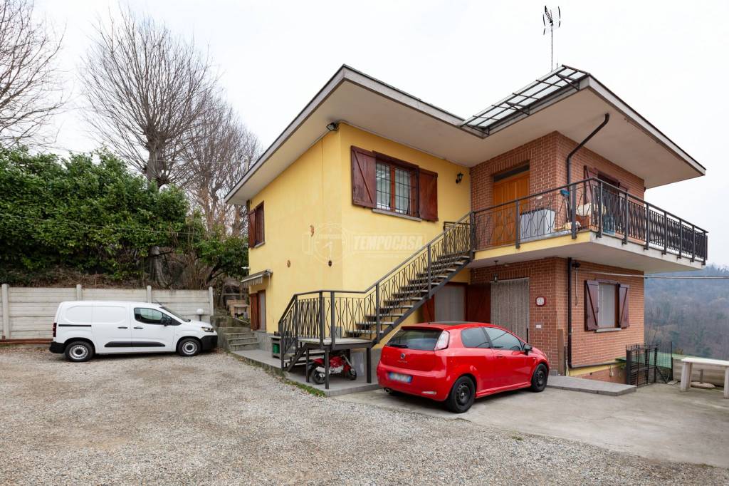 Villa Bifamiliare in vendita a Gassino Torinese strada Sant'Antonio 2