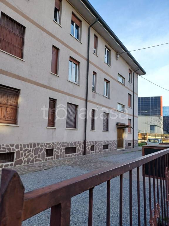 Appartamento in in vendita da privato a Ponte San Pietro via Giuseppe Rossi, 11