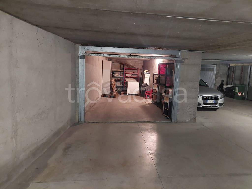 Garage in vendita a Rovato via Padre Giuseppe Costa, 35