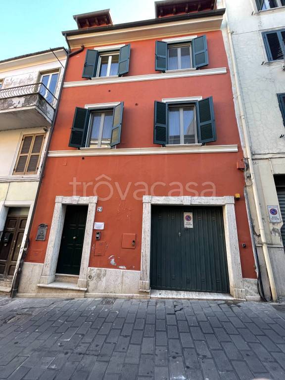 Casa Indipendente in vendita a Frosinone via Quintino Sella