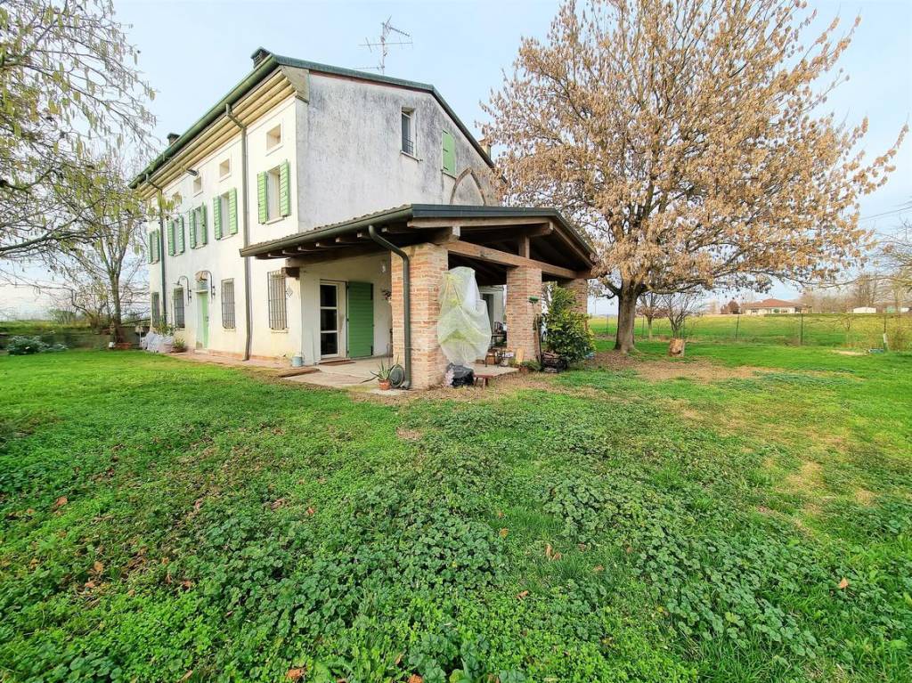 Casa Indipendente in vendita a Borgo Virgilio