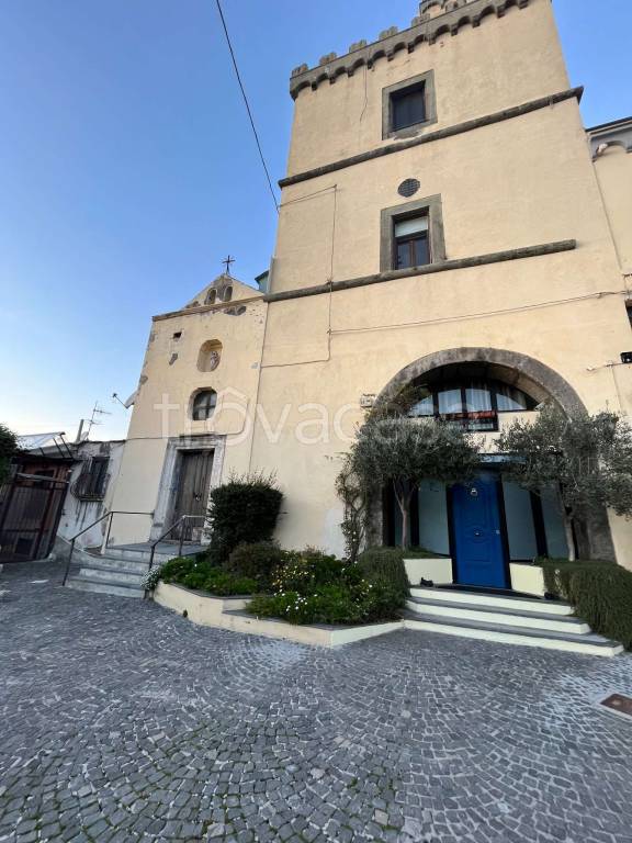 Appartamento in vendita a Napoli via s. domenico