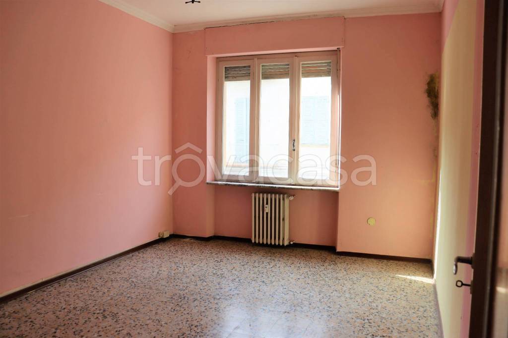 Appartamento in vendita a Santo Stefano Belbo via Luigi Incisa, 16