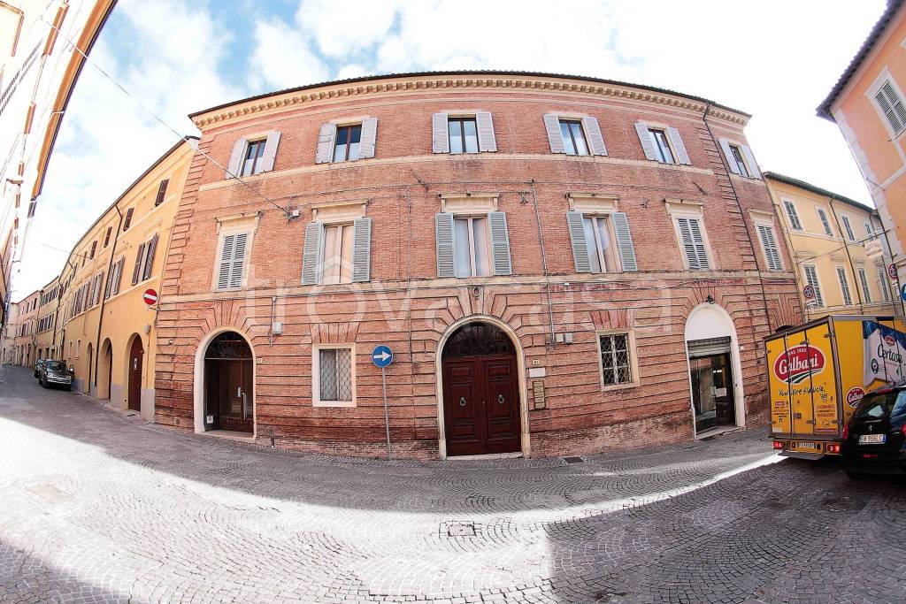 Appartamento in vendita a Fabriano via Enrico Cialdini, 81