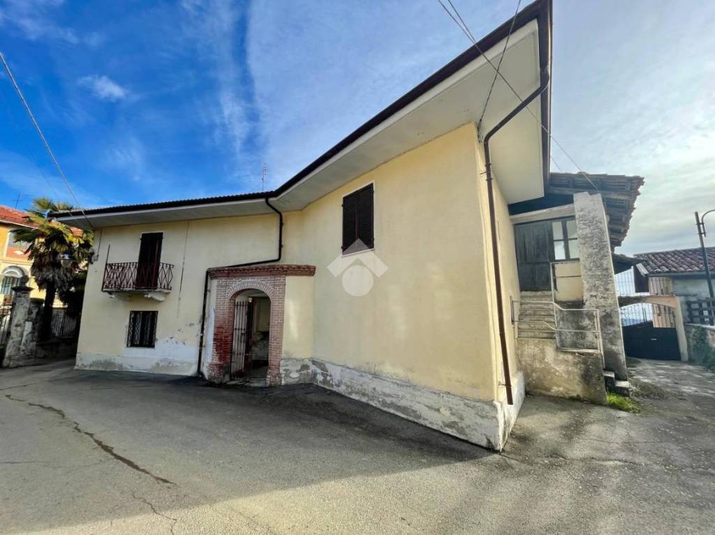 Casa Indipendente in vendita a Castelnuovo Nigra villa castelnuovo