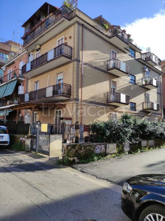 Appartamento in vendita a Roma via Monte San Savino, 66