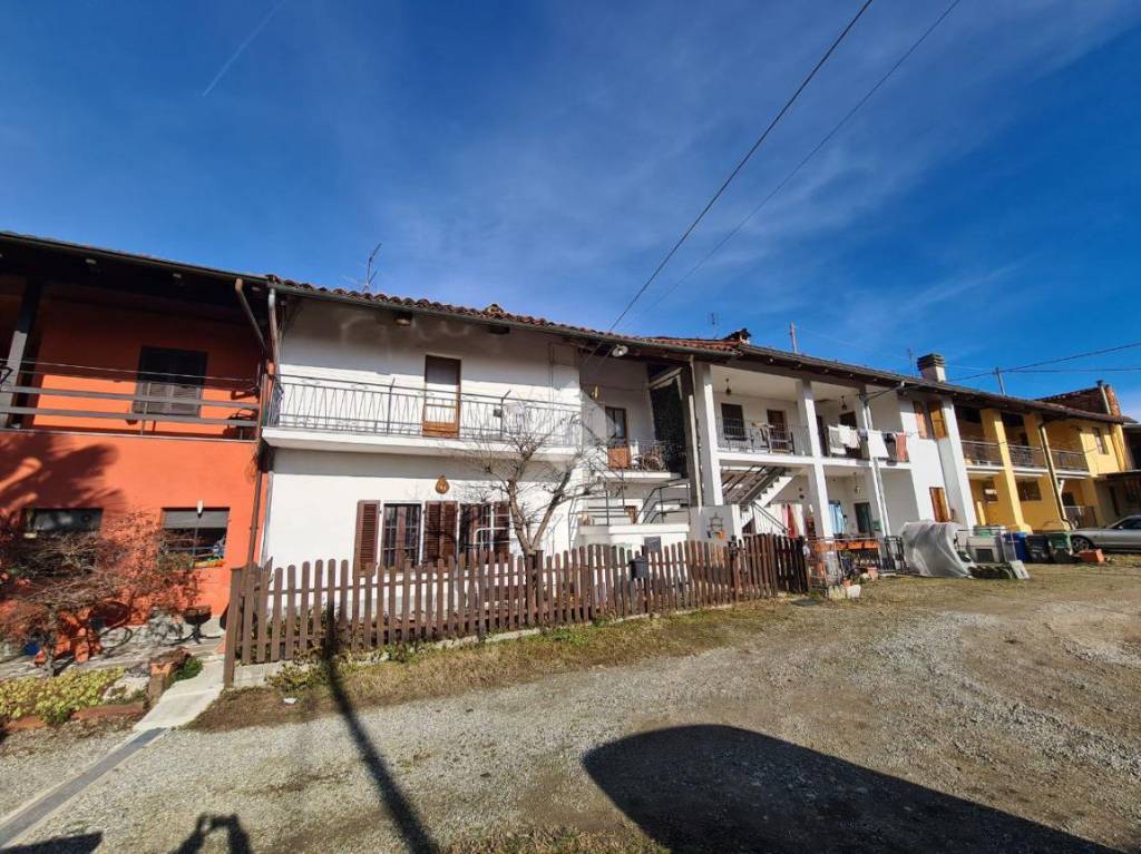 Casa Indipendente in vendita a Castellamonte via cascine spine