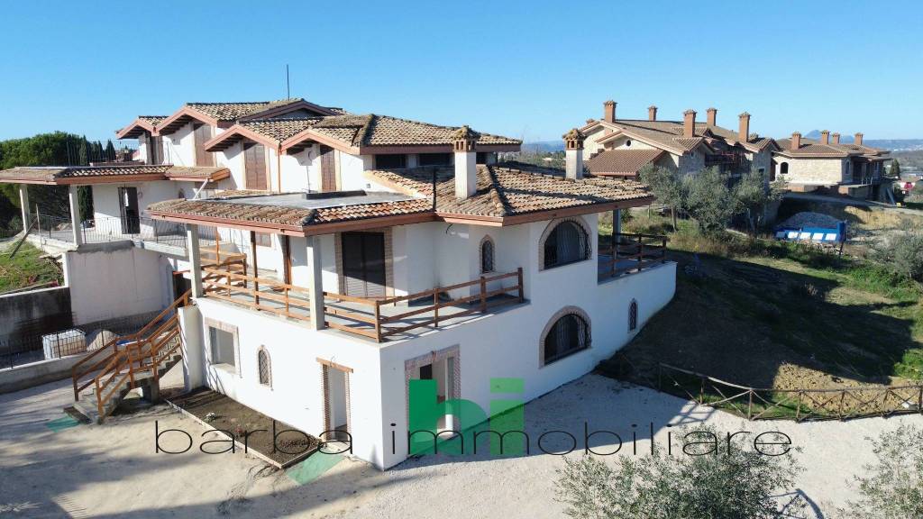 Villa Bifamiliare in vendita a Mentana via della Mezza Luna