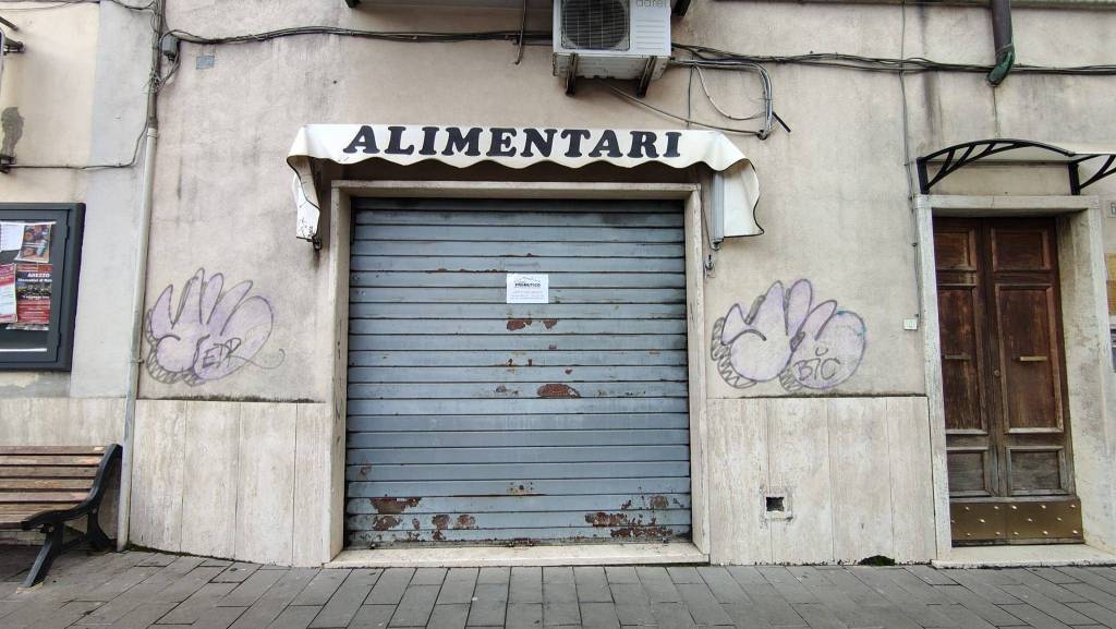 Negozio in affitto a Segni corso Vittorio Emanuele II