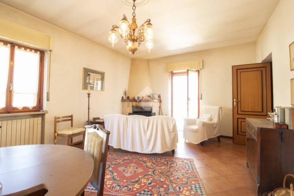Appartamento in vendita a Castel Sant'Angelo via prima nazionale