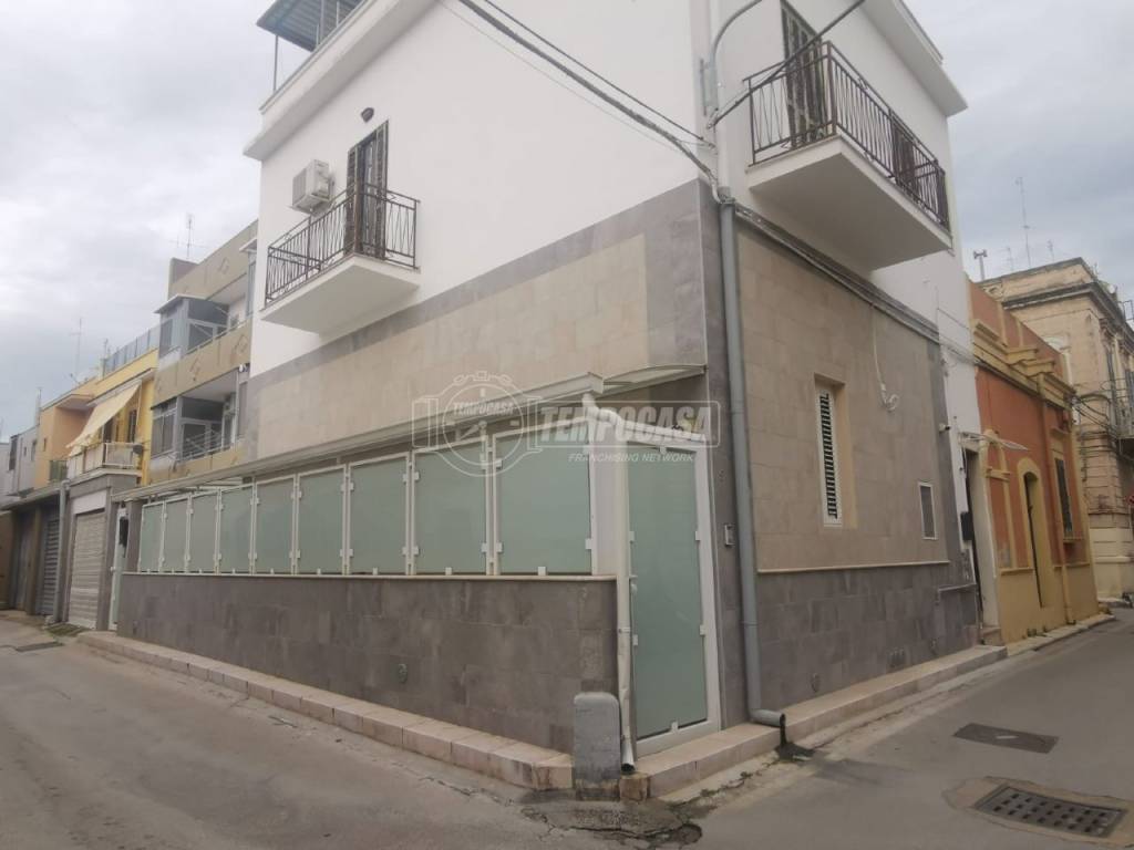 Casa Indipendente in vendita a Bari via Piave (carbonara)