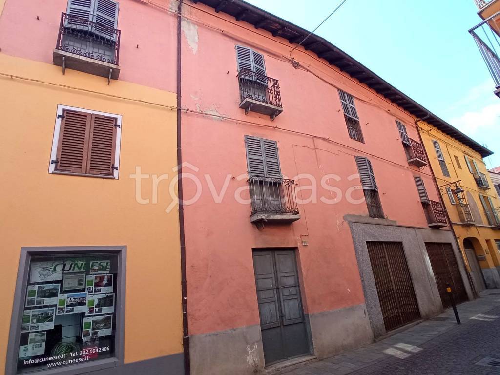 Casa Indipendente in vendita a Borgo San Dalmazzo via Guglielmo Marconi, 95