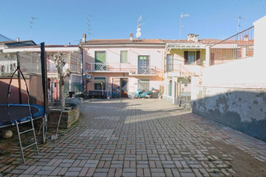 Casa Indipendente in vendita a Casale Monferrato cantone Corno, 89