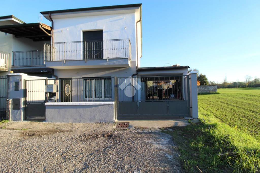 Villa Bifamiliare in vendita a Rescaldina via della Lega, 11