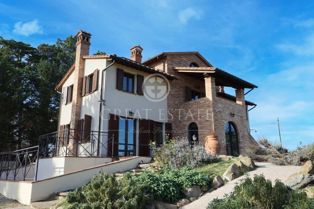 Casale in vendita a Castiglione del Lago