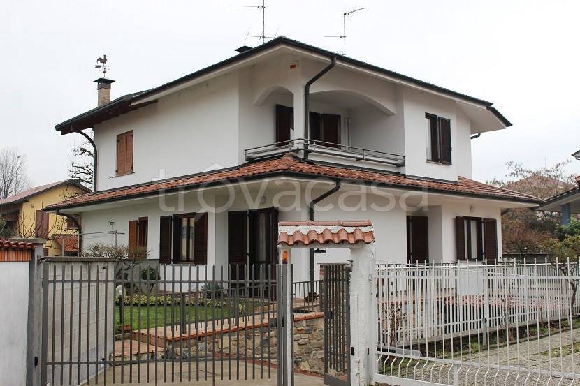 Villa Bifamiliare in vendita a Parabiago via Quarto, 7